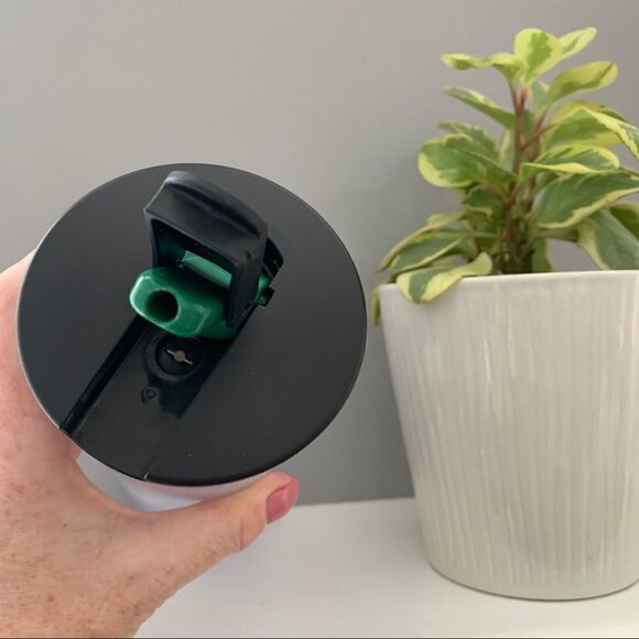 Starbucks 2010 Frosted Grande 20 oz Tumbler Cold Cup - Picture 4 of 10